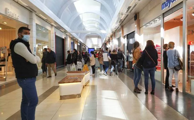 Centro comercial Ruta de la Plata en Cáceres.