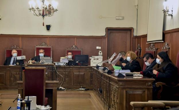 La Audiencia no ha ordenado el ingreso en prisión de los condenados por la agresión sexual de Badajoz