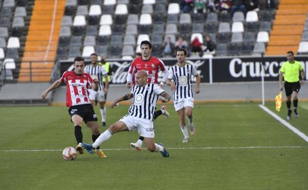 El Badajoz sigue haciendo la goma