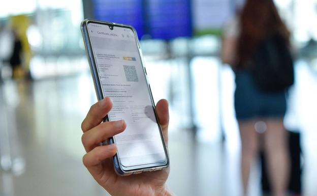 España aumenta las restricciones de viaje por nuevas variantes 