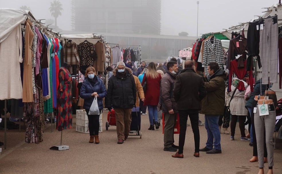 Las ventas del mercadillo de Badajoz no remontan