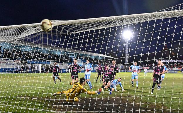 Chavalés desnivela un derbi parejo