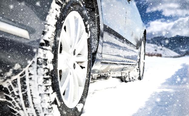 Por qué los 'all season' serán tus mejores aliados para conducir en invierno