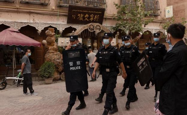 China reemplaza al ejecutor de la represión de Xinjiang