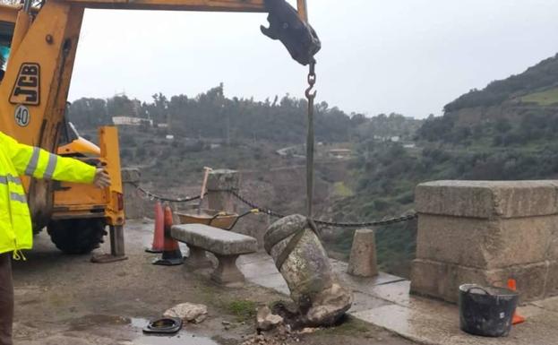 Reparan los daños del puente romano de Alcántara