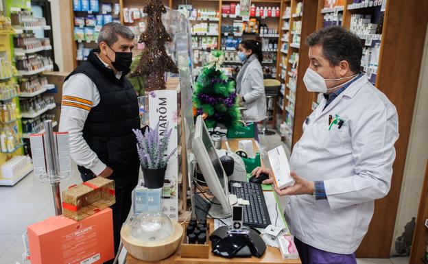 Venta de test de antígenos en la farmacia./ep