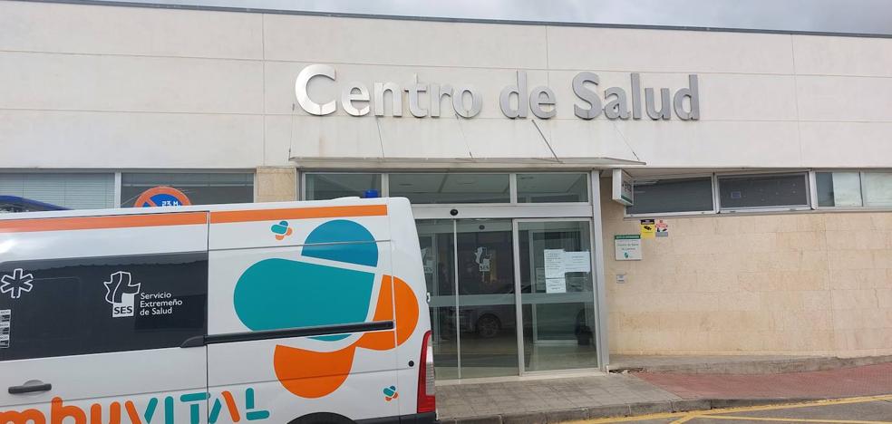 Un médico del centro de Salud de Llerena recibe un puñetazo y es zarandeado