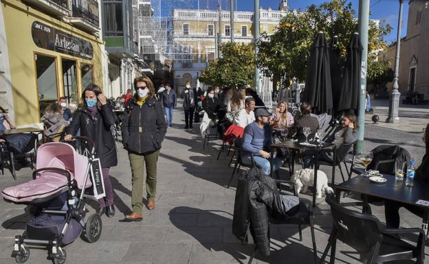 Los hosteleros reclaman al Ayuntamiento de Badajoz que mantenga los veladores actuales