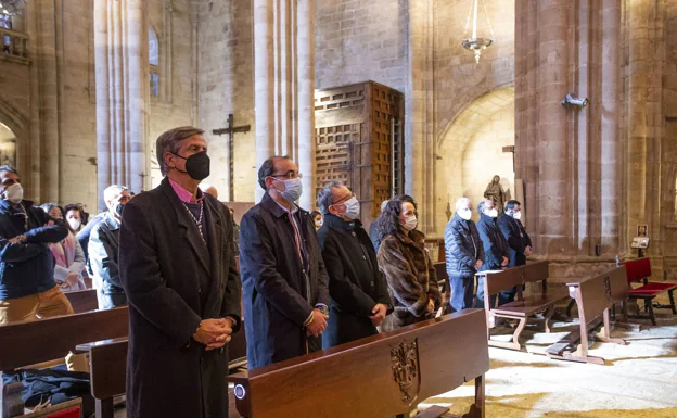 La hermandad del Cristo Negro de Cáceres celebra el Lignum Vera Crucis