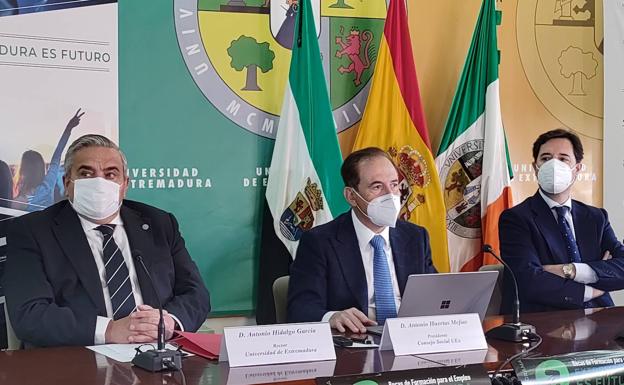 El Consejo Social de la UEx becará cada año a cien estudiantes