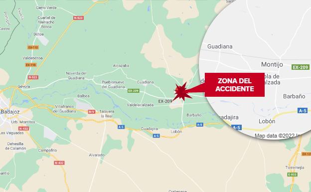 Una mujer resulta herida grave en el choque de un camión y un coche en Montijo