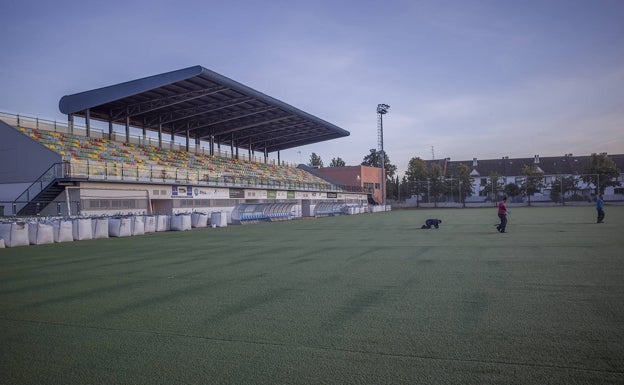 El campo principal de El Vivero de Badajoz estará listo a mediados de este mes
