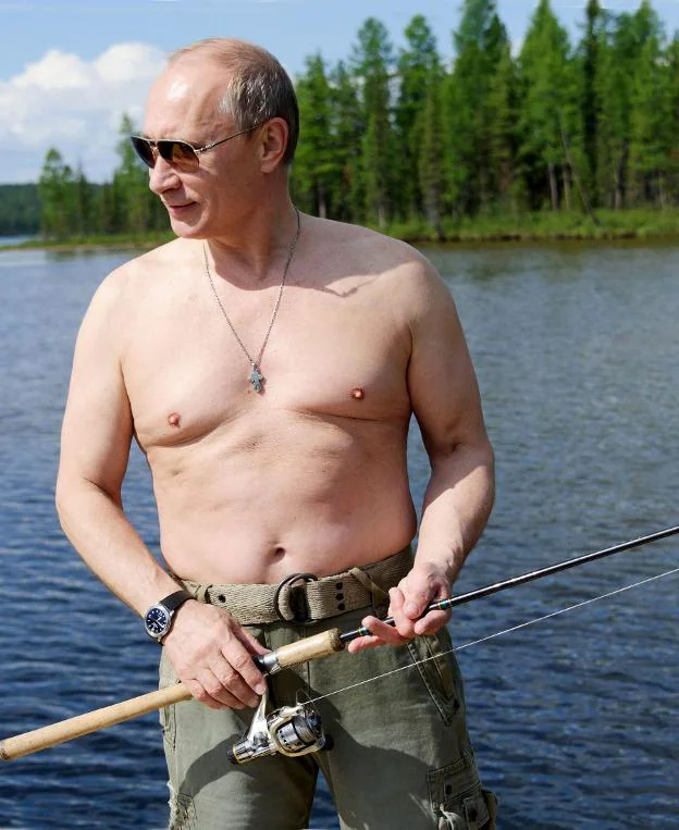 Putin juega a ser el prototipo del machote universal. / HOY