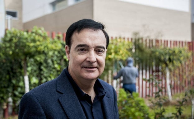 «Están colapsados. Hay que abrir un tercer centro y aumentar los equipos»