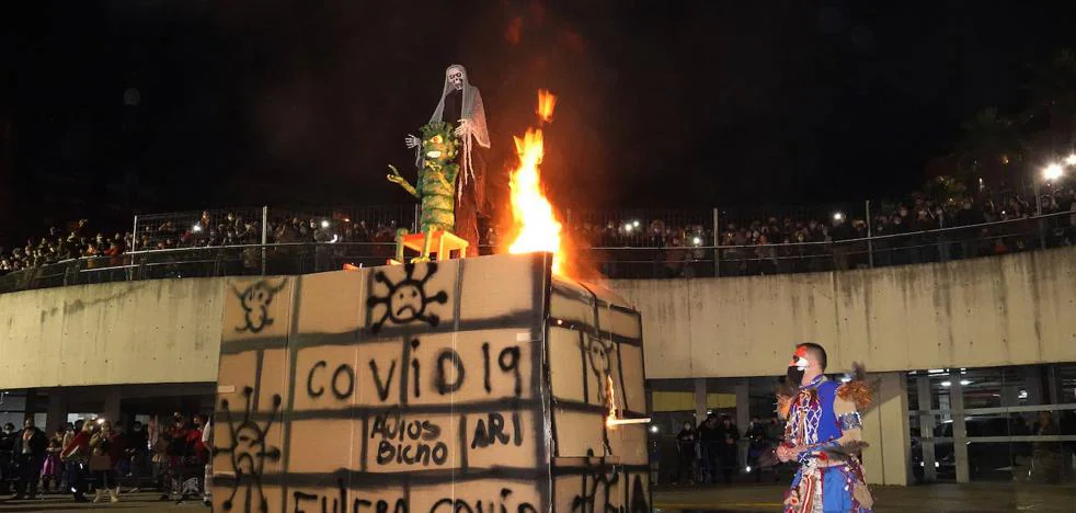 Arde el Marimanta en Badajoz, se acerca el Carnaval