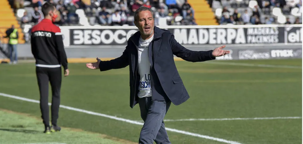 Óscar Cano: «Voy a apoyar desde fuera al Badajoz porque lo llevo metido muy dentro»