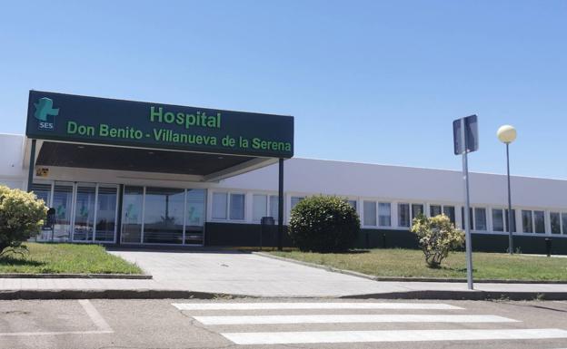 Trasladado al Hospital de Don Benito-Villanueva un hombre de 56 años tras caer de un tejado