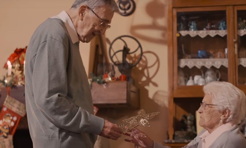 Los extremeños Argimiro y Paulina emocionan en YouTube