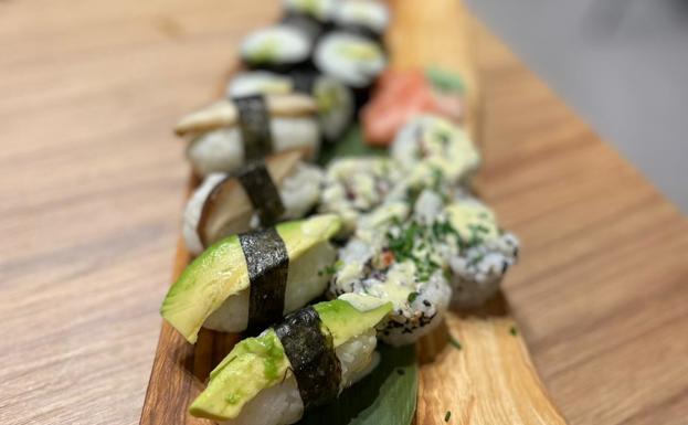 Makitake, la nueva 'tienda' de sushi del Casco Antiguo pacense