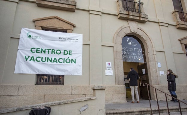 ¿Cómo puedo solicitar autocita para la dosis de recuerdo en Cáceres?