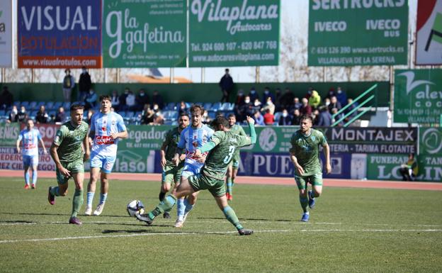 Intensidad sin goles en el derbi entre Villanovense y Coria