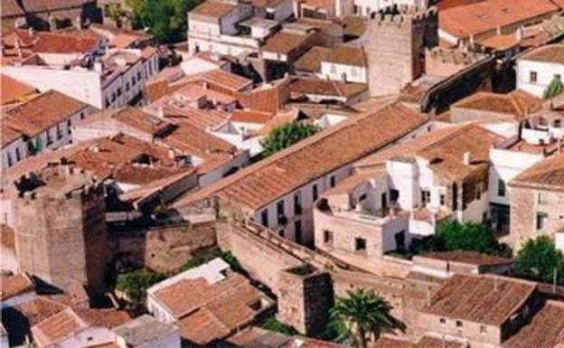 La obra en Torre Redonda de Cáceres sigue adelante pese a la reclamación de uso de una vecina