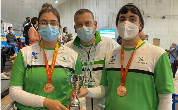 Bronces de Raúl Calvo, Ana Vinagre y Pablo González en el Campeonato de España en Sala