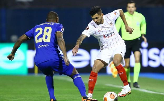 El Sevilla juega con fuego en Zagreb pero no se quema