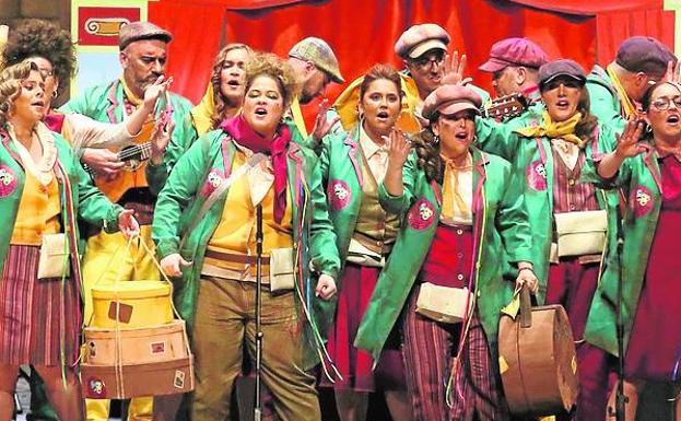 Las Iguales con su barraca.