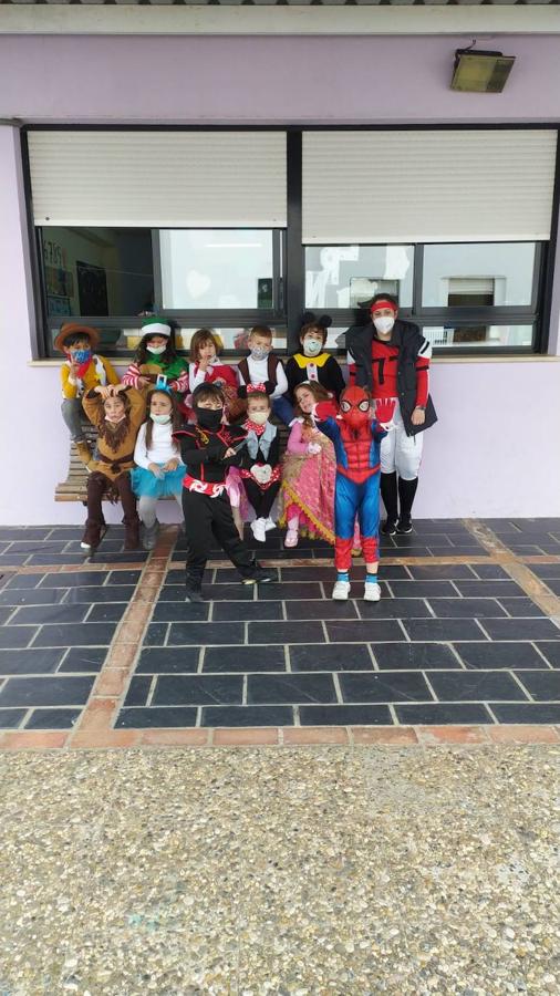 El Carnaval llena de color, ritmo y alegría los centros educativos