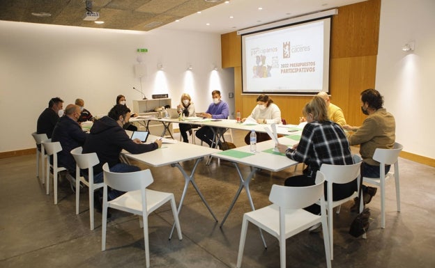 Pistas deportivas, parques y seguridad vial, entre las peticiones de los barrios cacereños