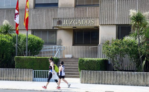 Miles de niños que comparecen en divorcios lo hacen en 'juzgados hostiles'