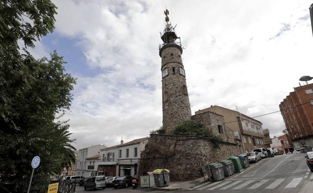 Retevisión avisa: quitar las antenas de la torre de Plaza de Italia dejará sin televisión a muchos cacereños