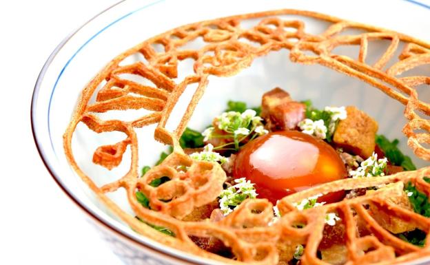 El chef extremeño Alberto Montes gana el concurso de la mejor receta asiática de España