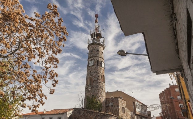 Las antenas de la Torre del Trabajo de Cáceres serán desalojadas pero el Ayuntamiento valorará alternativas