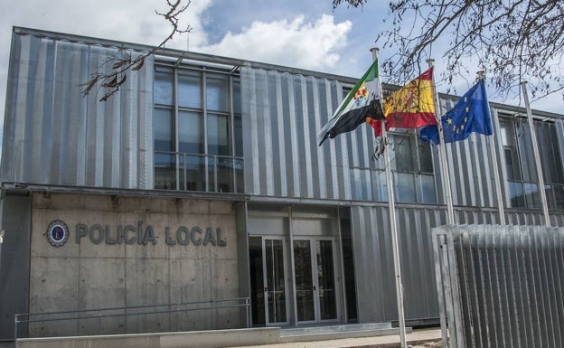 Los policías locales de Badajoz cobrarán en 2024 el mismo sueldo que la Policía Nacional