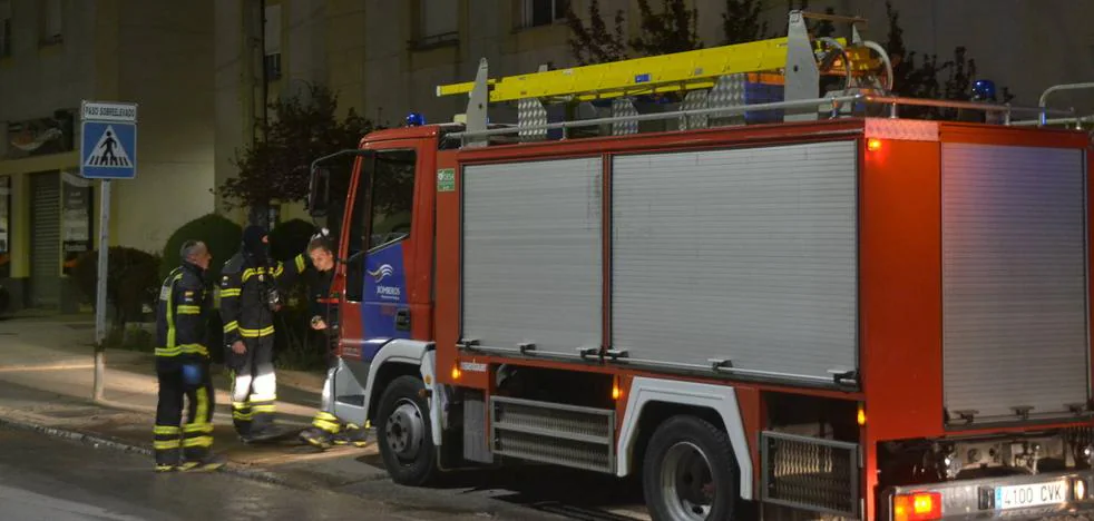 Un incendio en una vivienda de Los Santos alarma a los vecinos