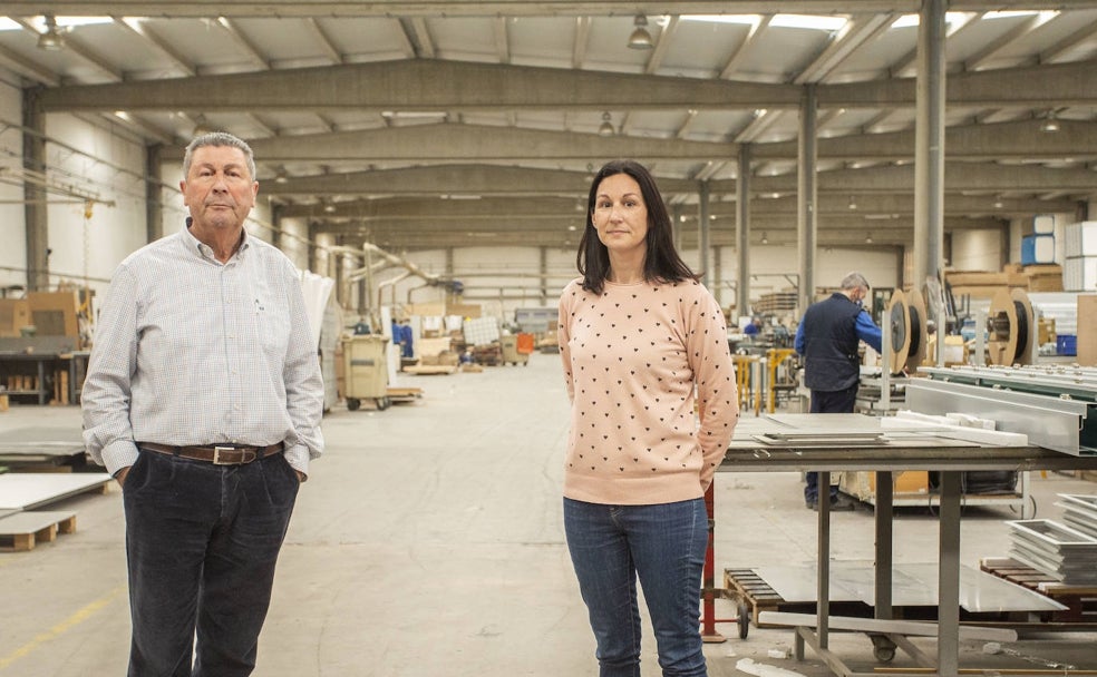 La empresa cacereña que vende puertas a medio mundo