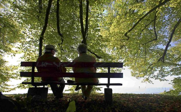 Las extremeñas viven cinco años más que los extremeños