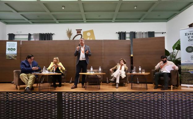 Mesa de la jornada Ganadería, Calidad Alimentaria e Impacto. J.A.