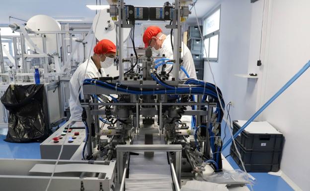 Los servicios de prevención de las empresas decidirán sobre el uso de la mascarilla en el trabajo