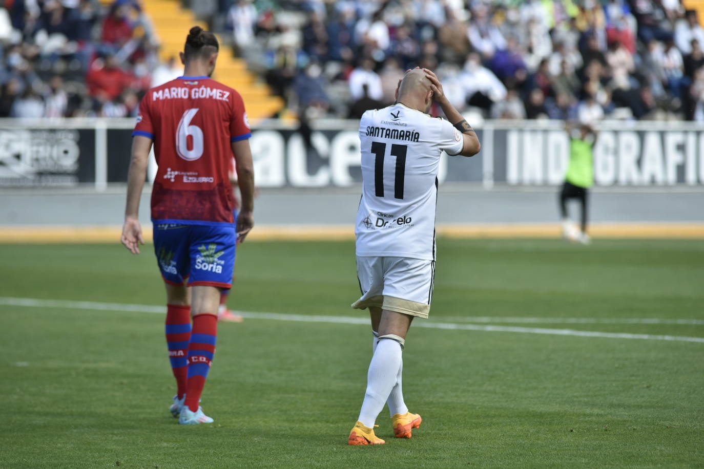 El partido del Badajoz contra el Calahorra, en imágenes