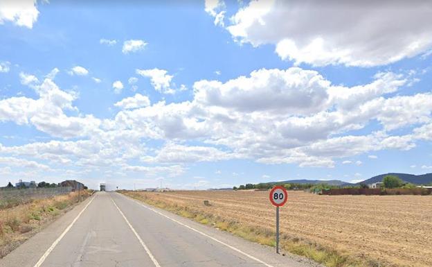 Herido grave un conductor de 30 años tras una salida de vía en Santa Marta