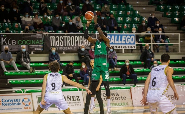 El Cáceres, a Azpeitia con pies de plomo