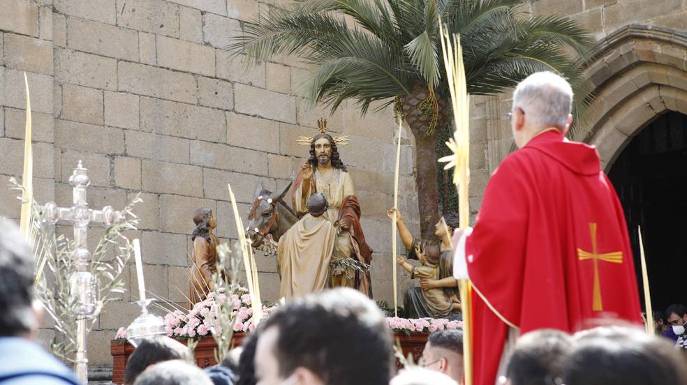 Las mejores imágenes del Domingo de Ramos en Cáceres