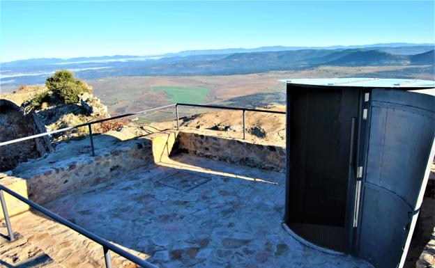 El castillo de Herrera del Duque reabre tras la remodelación de la torre del homenaje