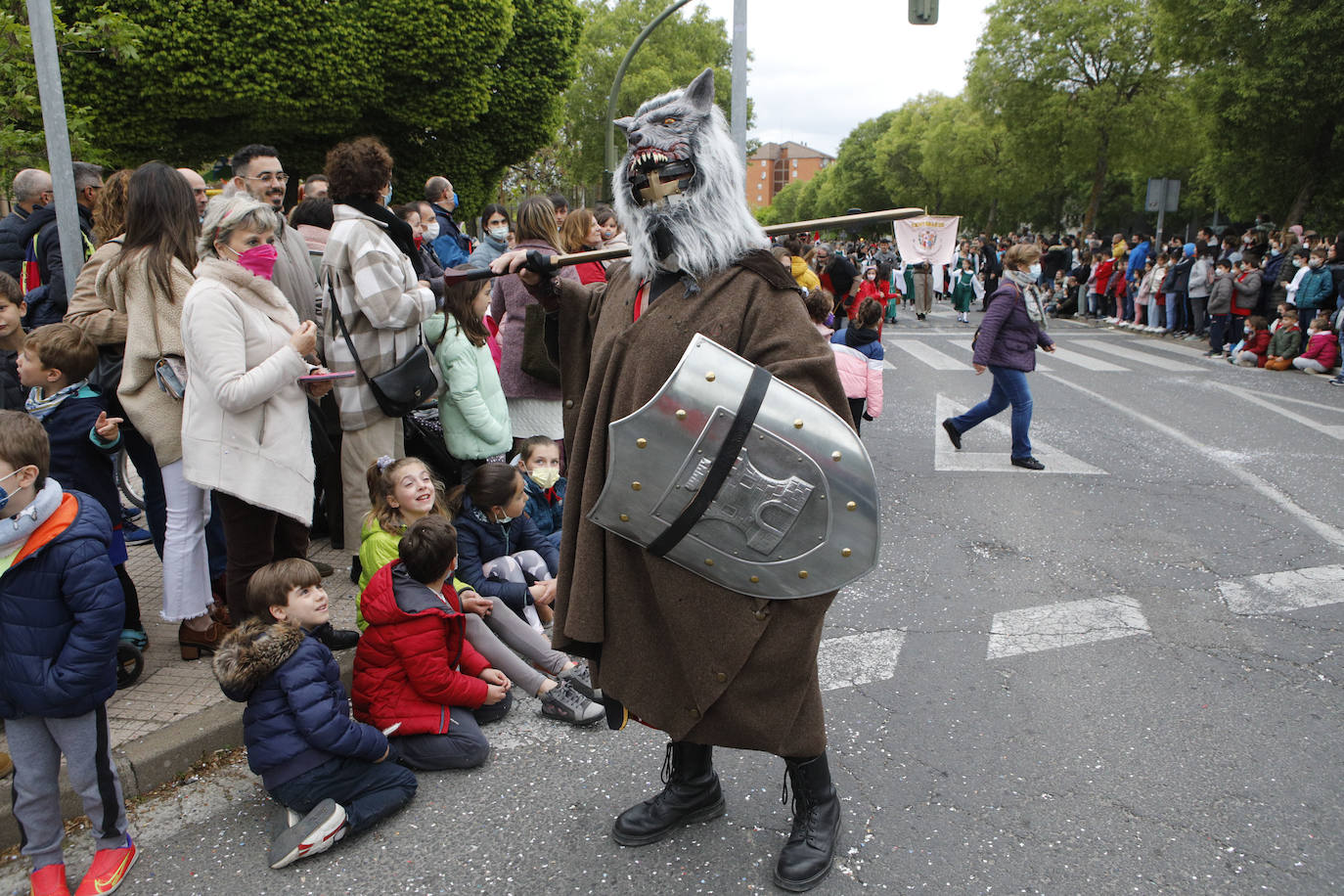 El desfile de San Jorge de Cáceres, en imágenes