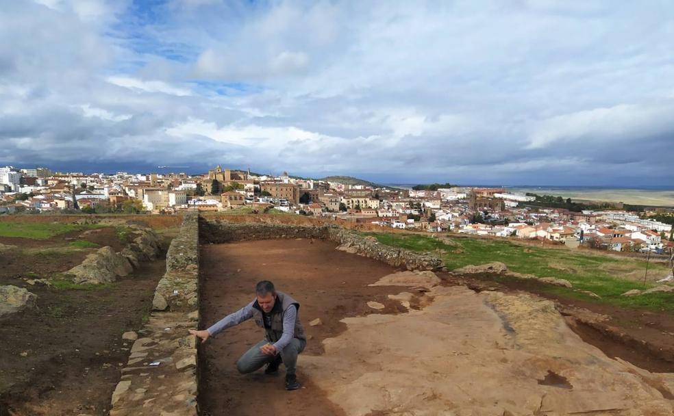 La posible batería antiaérea del cerro del Amparo de Cáceres