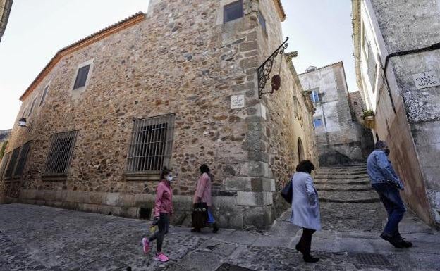 El incierto futuro de la Casa del Mono de Cáceres
