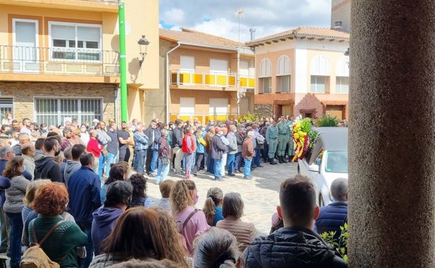 Pinofranqueado despide a Jordi Oñoro, su vecino legionario fallecido en un accidente militar